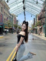 Nadeerra Bangkok TS escort 