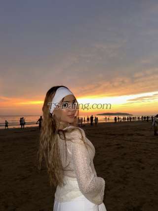 trans girl NadiaNad 2862843