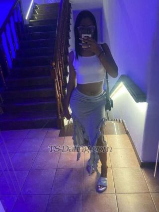 trans girl NahomiBranz 6890095