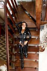 NaomiKandrah3 Brussels Transex Привет, моя любовь! Меня зовут Наоми К., я горячая и талантливая бразильянка. Рост 23 см, грудь тяжёлая. Она — девушка с женственным характером, дикая и жаждущая секса. Мне нравится проводить языком по всему её телу, и я страстно люблю лизать мужскую попку. Мне нравятся жаркие и интенсивные поцелуи. Милая и дружелюбная, я очень общительная и весёлая. Я могу быть её хозяйкой и показать тебе своё скрытое лицо. Если хочешь, я также могу показать тебе силу бразильской попки... всё зависит от твоей фантазии. дома можно принять душ до и после консультации, гигиена и пунктуальность — мои сильные стороны. всегда готова. Пожалуйста, если вы не можете оплатить мой гонорар, не беспокойтесь, я не отвечаю на личные звонки. фетиши и особые пожелания будут согласованы.