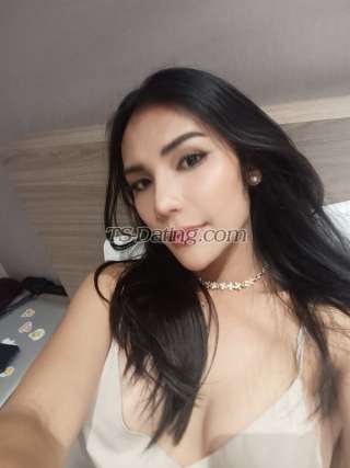 trans girl Nutsineemomo 8918062