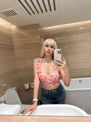 trans girl Oil6549 4779735