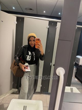 trans girl 120801 0483620