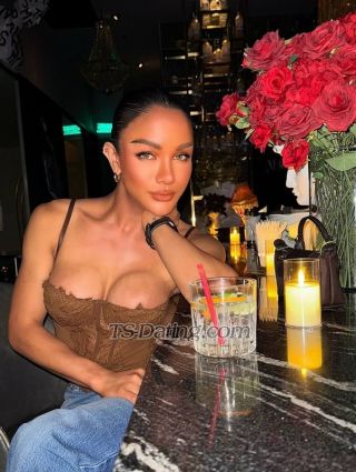 trans girl Pailin 0951536