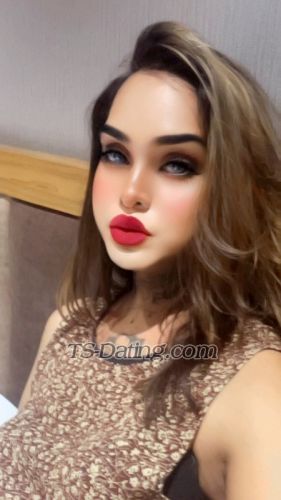 trans girl Parisroy 7209478