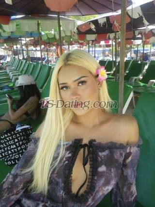 trans girl Passarachon 9561564