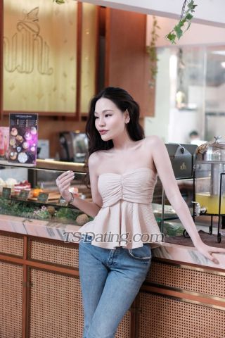 trans girl Pimlalyn 1362493