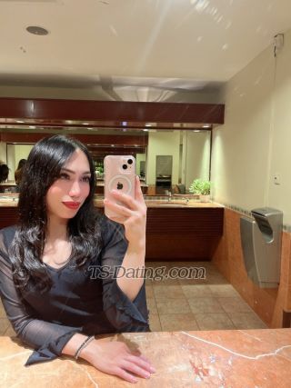 trans girl Pretty09 1706305