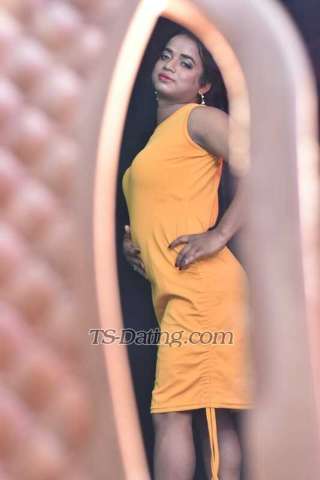 trans girl piyaroy 0109474