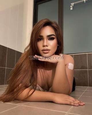trans girl QishAdrianna 1179880