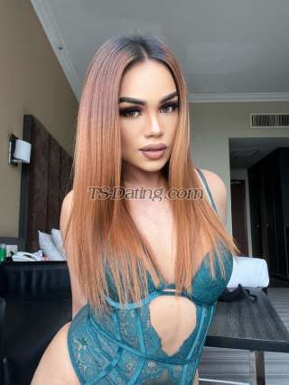 trans girl QishAdrianna 5270106