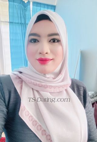 trans girl QistinaSalmi 4765710 trans girl QistinaSalmi 4765710