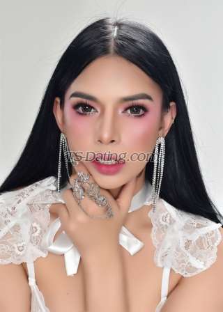 trans girl QueenGxxxx 1026311