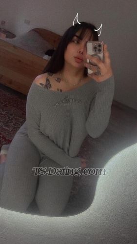 trans girl QueenNaya 9791730