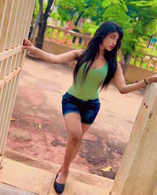 QueenSaleena 5697586 QueenSaleena 5697586