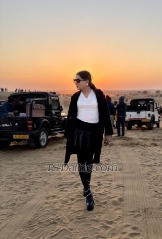 trans girl Queenpanda 9801961