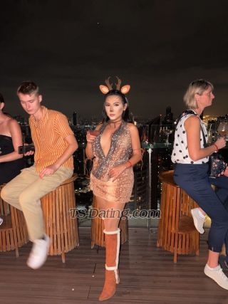 trans girl queenyums 2576159