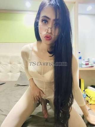 trans girl Raramello 5161513
