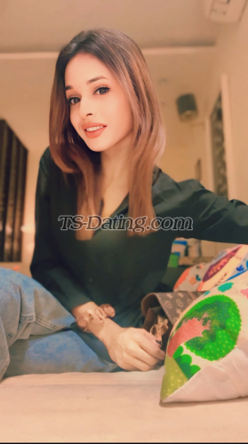 trans girl RealAnaira 4778906