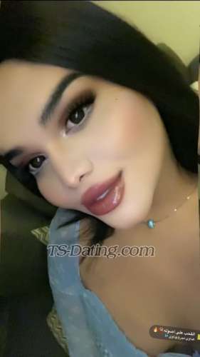 trans girl Retall 1291745 trans girl Retall 1291745