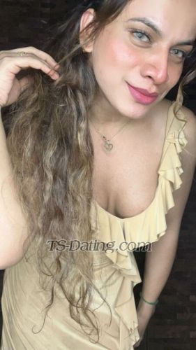 trans girl RiyaSharmaa 0605987