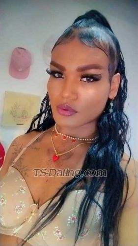 trans girl SARACAMPUZAN 6429711