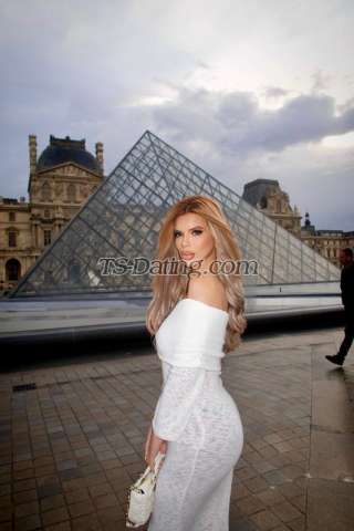 trans girl SEXYarrianeTS 0673720