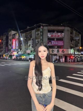 trans girl SIREN 1216561 trans girl SIREN 1216561
