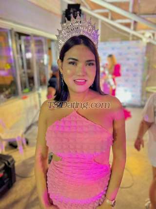 trans girl Shinevanderh 8430840