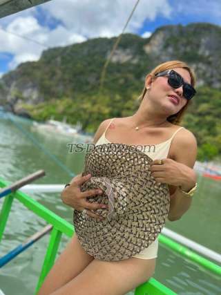 trans girl Shinevanderh 9894060 trans girl Shinevanderh 9894060