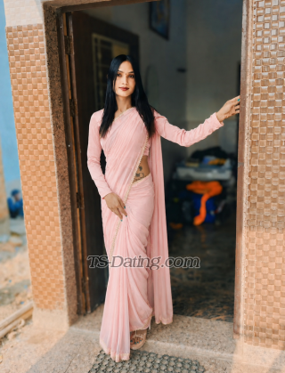 trans girl SilkNain 8202111