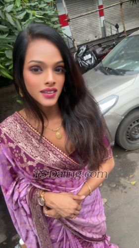 trans girl SomyaJaan 0418054