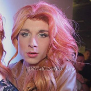 trans girl Suspensus 4610573