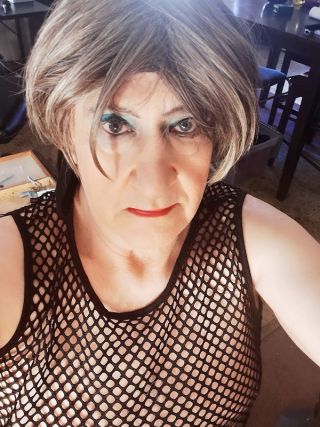 saraliscious dating ad