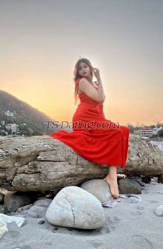 trans girl Taanish 8589996