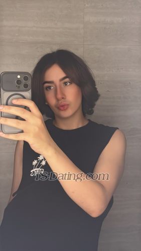 trans girl TajCrown 0592875 trans girl TajCrown 0592875