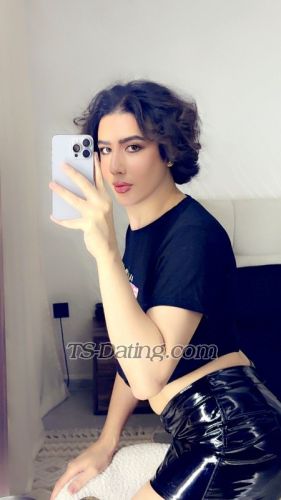 trans girl TajCrown 0592939 trans girl TajCrown 0592939