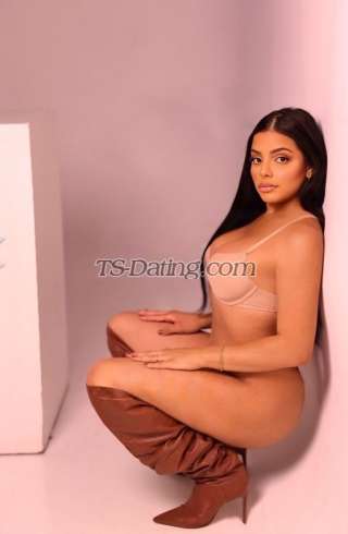 trans girl Tscarolinebr 7683843