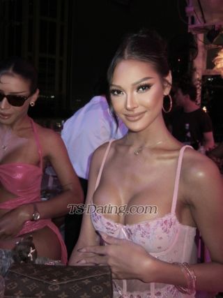 trans girl Vivianx 8673011