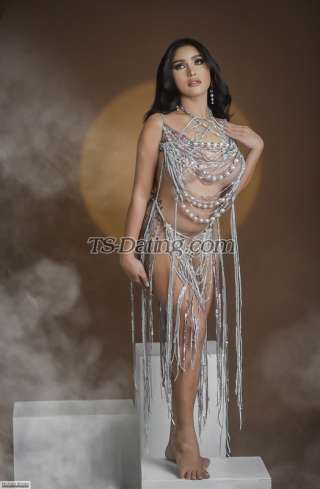 trans girl Yaniesmith 7121913