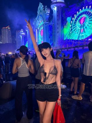 trans girl Yiwlycici 6596741