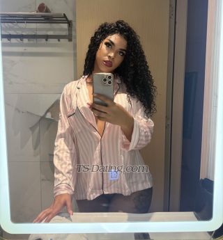 trans girl Yohandra 0498872 trans girl Yohandra 0498872