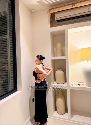 trans girl Zaraaqilasrg 7805418