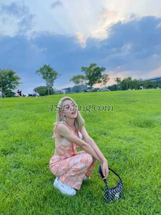 trans girl Zeezhaxxx 2378410