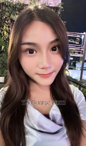 trans girl Zeralove 8895084