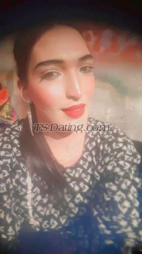 trans girl Zoyanoor1787 5937840